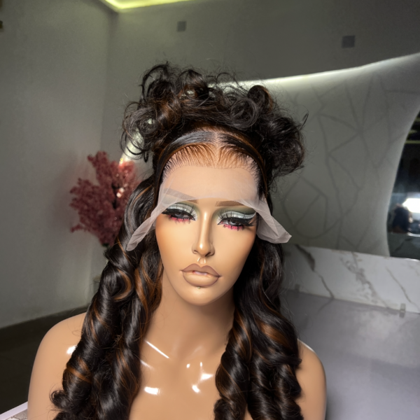 Black/brown wig mandy