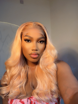 Blonde wavy wig